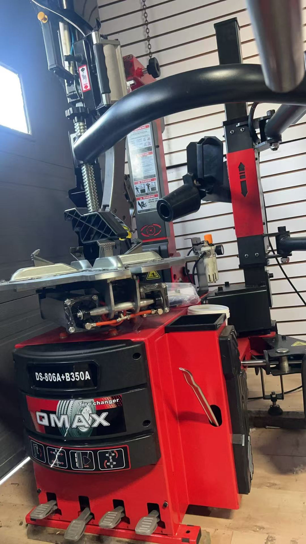 DS-806A + B350A Tire Changer with Mechanical Arm | Démonte-Pneu DS-806A + B350A avec Bras Mécanique – Professional Wheel Service (10–24”)