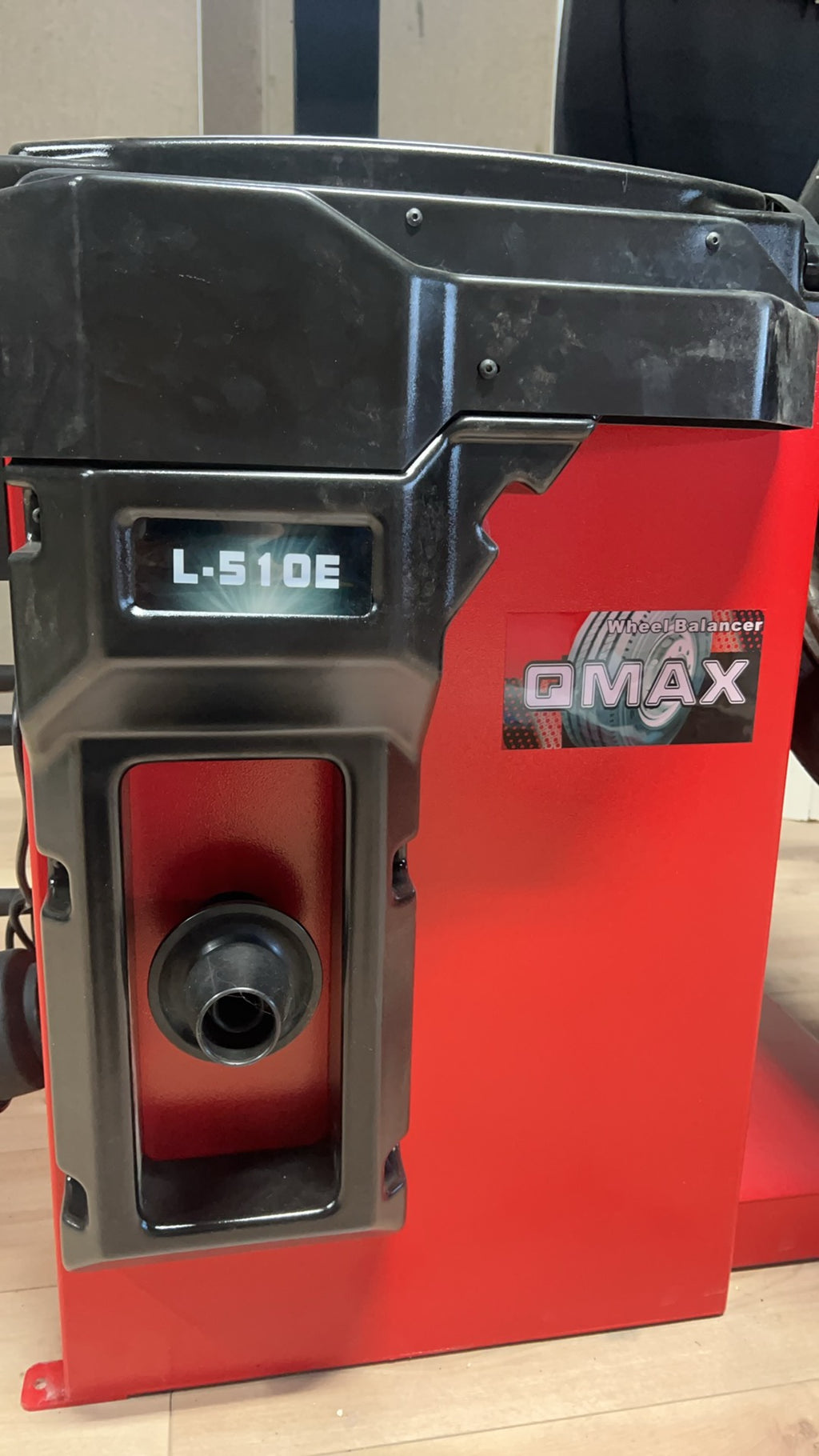 L-510ES Wheel Balancer | Équilibreuse de Roues L-510ES – Digital Display & High Precision (10–28”)