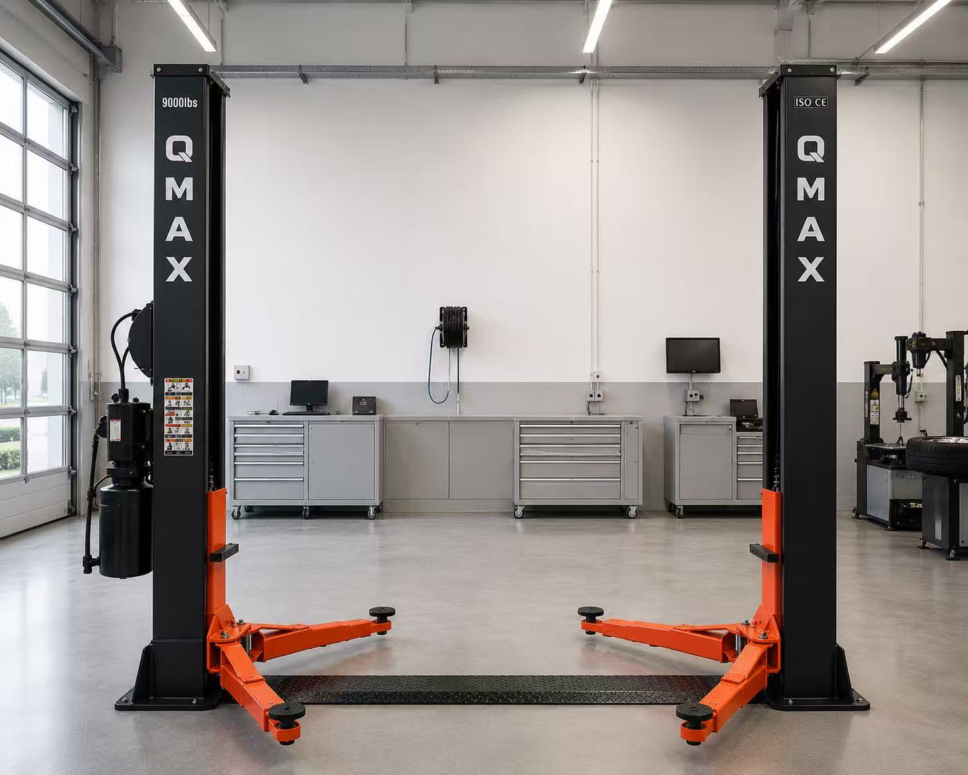 QMAX 9,000 LB 2-Post Automotive Lift | Pont élévateur automobile 2 colonnes 9 000 lb